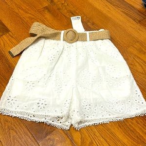 NWT TOPSHOW WHITE LACE SHORTS-WITH BROWN BELT TWO POCKETS elastic waist size s